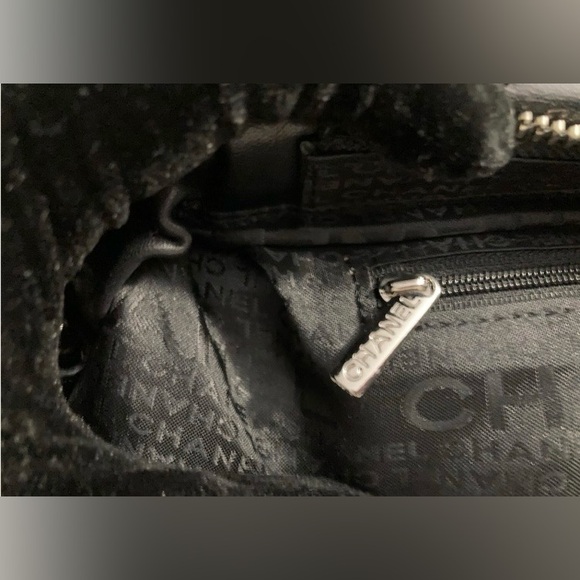 Lambskin Shoulder Bag - Picture 10 of 12